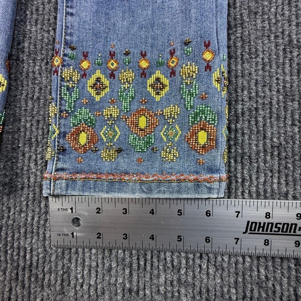 Tribal Jeans Womens Size 4 Medium Wash Beaded Embroidered Pull On Denim 5462A - Picture 7 of 14